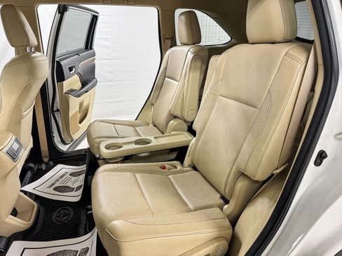 Used 2018 Toyota Highlander Limited image 10