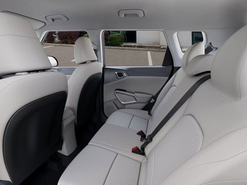 New 2025 Kia Soul LX image 18