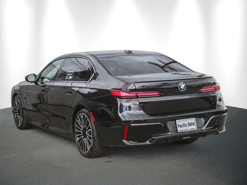 Certified 2025 BMW 740i RWD image 4