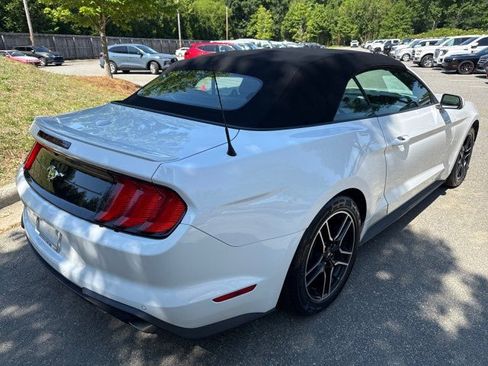 Used 2022 Ford Mustang Premium RWD image 7