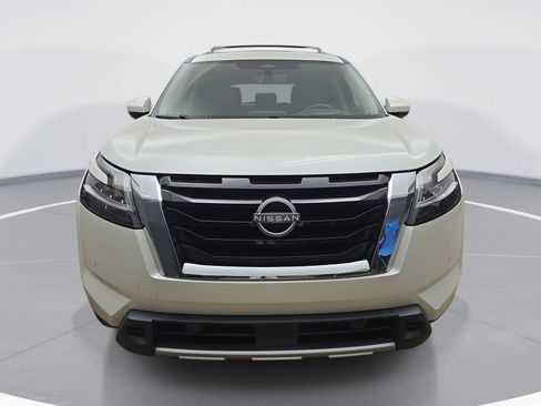Used 2024 Nissan Pathfinder Platinum w/ Cargo Package FWD image 9