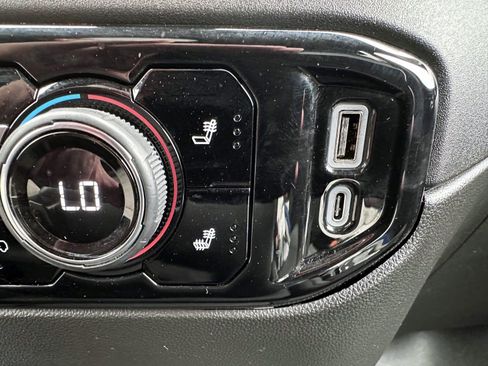 Used 2024 Chevrolet Silverado 1500 LT AWD/4WD image 24