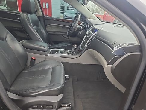 Used 2011 Cadillac SRX Luxury image 23