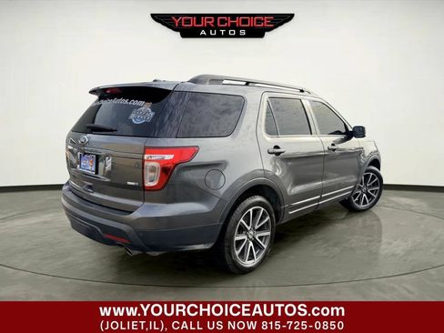 Used 2015 Ford Explorer XLT w/ Equipment Group 202A AWD/4WD image 8