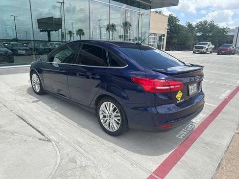 Used 2017 Ford Focus Titanium FWD image 10