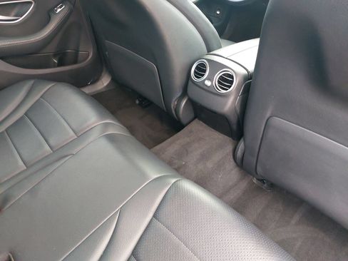 Used 2019 Mercedes-Benz C 300 4MATIC Sedan image 11