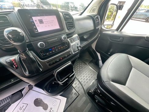 Used 2025 RAM ProMaster 2500 w/ Convenience Group image 26