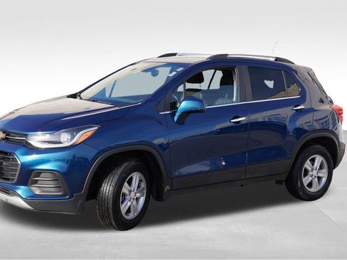 Used 2019 Chevrolet Trax LT w/ LT Convenience Package image 10