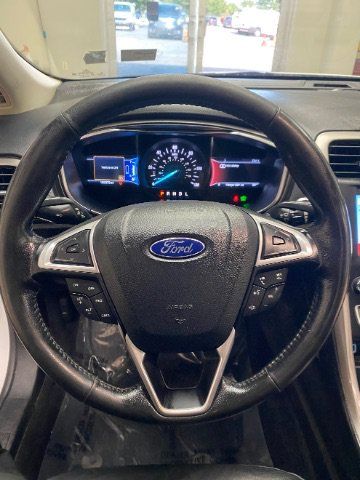 Used 2017 Ford Fusion Energi SE FWD image 21
