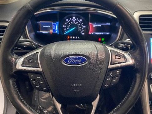 Used 2017 Ford Fusion Energi SE FWD image 21