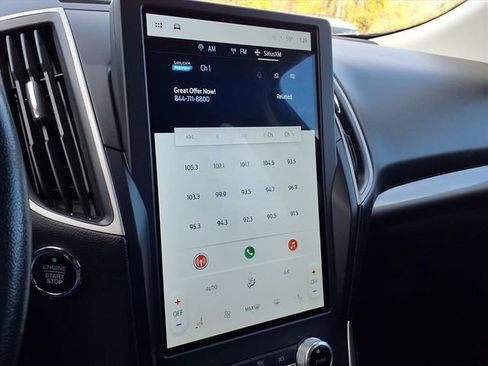 Used 2023 Ford Edge SEL image 11