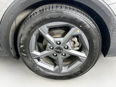 Used 2025 Kia K4 LXS image 11