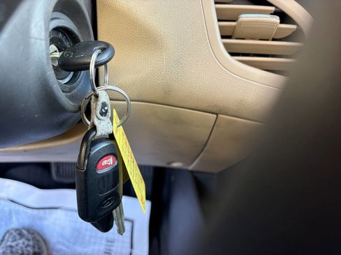 Used 2013 Hyundai Elantra GLS w/ Preferred Pkg image 20