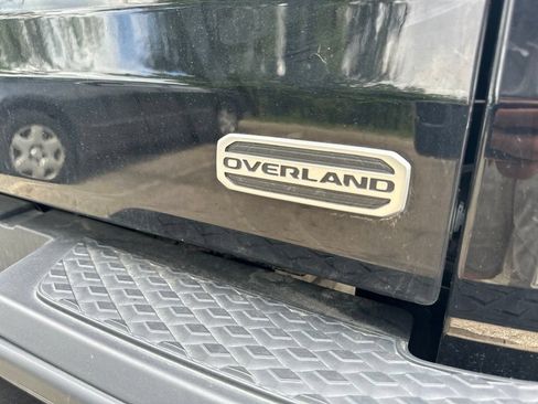 Used 2022 Jeep Gladiator Overland w/ Trailer Tow Package AWD/4WD image 4