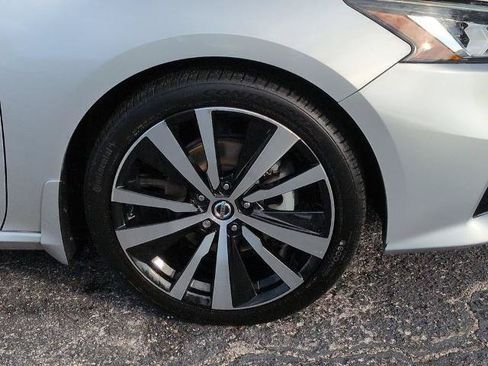 Certified 2020 Nissan Altima 2.5 Platinum FWD image 11