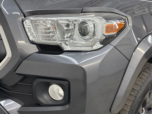Used 2022 Toyota Tacoma SR5 AWD/4WD image 33