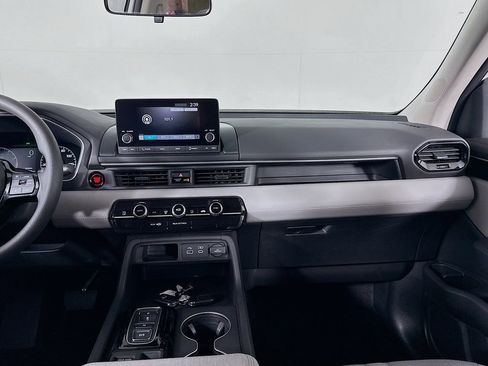 Used 2023 Honda Pilot LX image 12