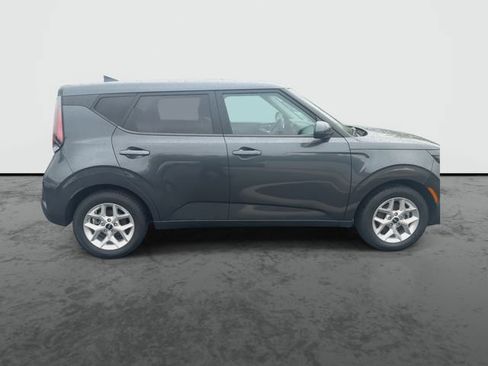 Used 2024 Kia Soul LX w/ Option Group 015 FWD image 9
