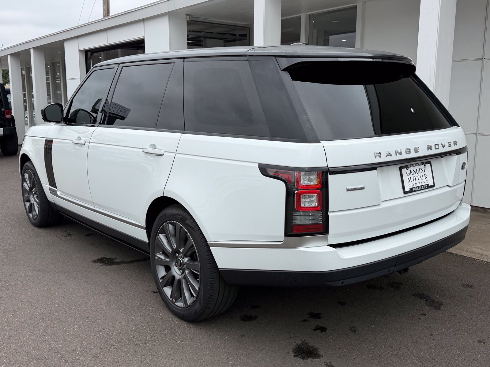 Used 2014 Land Rover Range Rover Long Wheelbase Autobiography AWD/4WD image 3