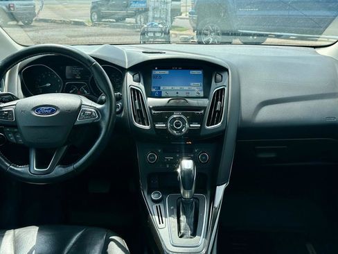 Used 2016 Ford Focus Titanium w/ Titanium Technology Package FWD image 2