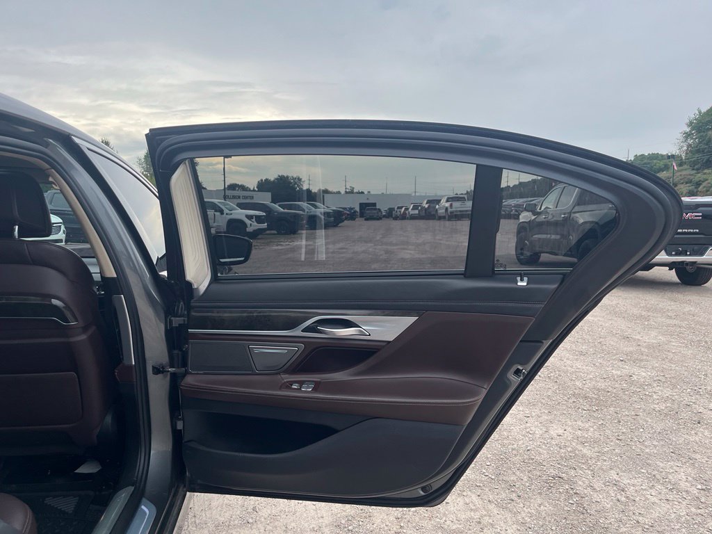 Used 2016 BMW 740i RWD image 31
