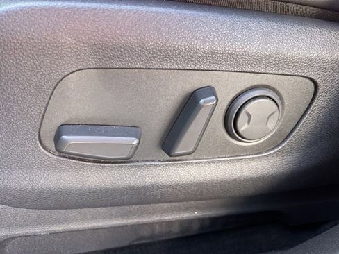 Certified 2024 Kia Carnival LX image 28