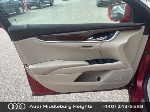 Used 2013 Cadillac XTS Luxury image 7