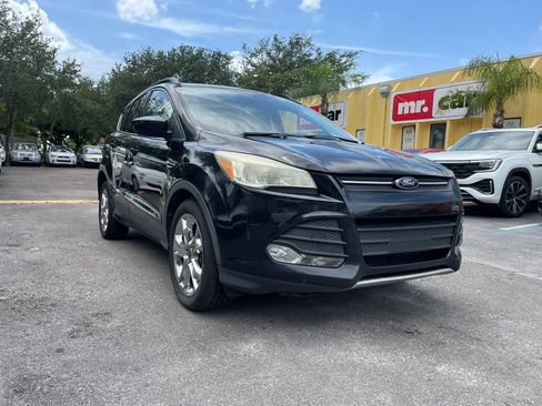 Used 2014 Ford Escape SE w/ Equipment Group 201A FWD image 3