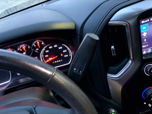Used 2019 Chevrolet Silverado 1500 LT AWD/4WD image 15