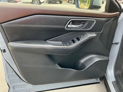 Used 2023 Nissan Rogue Platinum w/ Platinum Premium Package FWD image 14