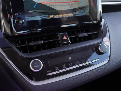 Used 2023 Toyota Corolla LE image 12