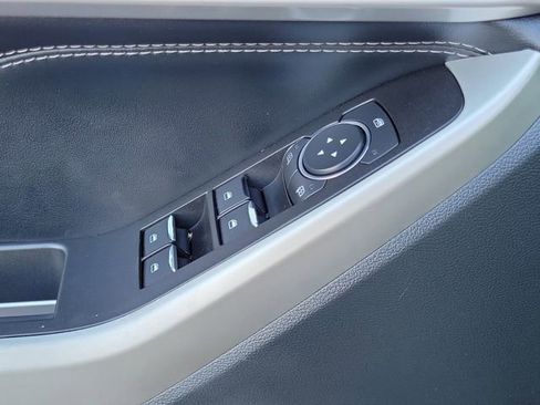 Used 2022 Ford Explorer XLT w/ Equipment Group 202A image 17