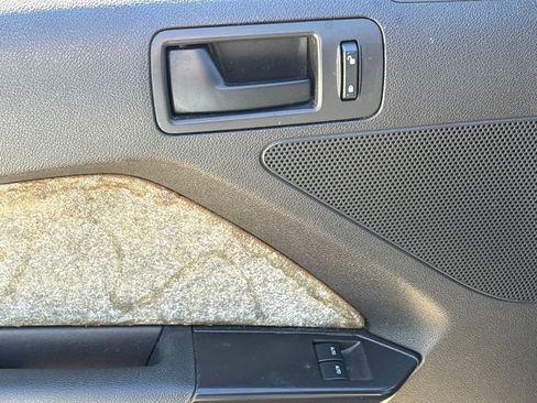 Used 2011 Ford Mustang Coupe w/ 101A Rapid Spec Order Code image 17