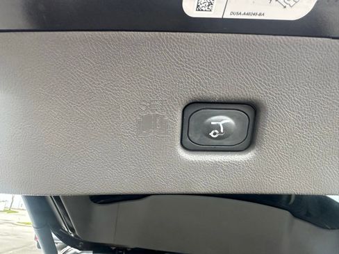 Used 2020 Lincoln Nautilus Reserve image 8