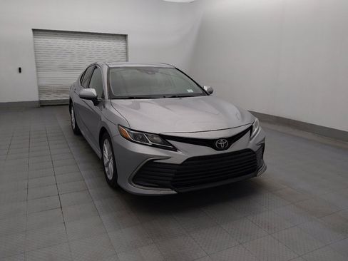 Used 2022 Toyota Camry LE image 14