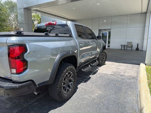 Used 2024 Chevrolet Colorado ZR2 w/ ZR2 Convenience Package III AWD/4WD image 4
