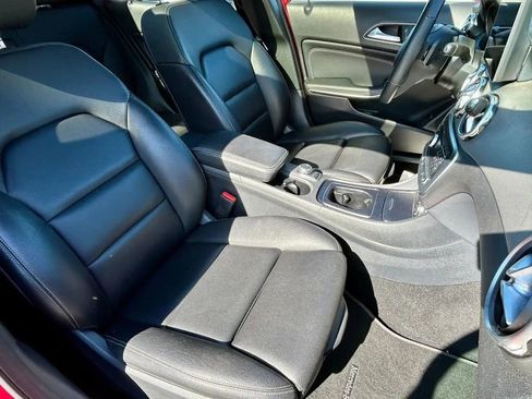 Used 2019 Mercedes-Benz GLA 250 4MATIC image 16