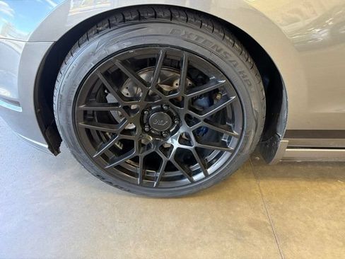 Used 2013 Ford Mustang Premium RWD image 9