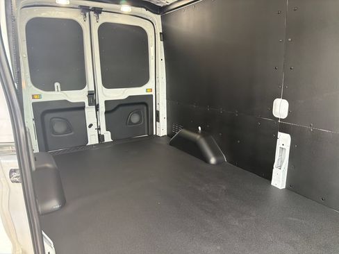 New 2026 Ford Transit 250 148 Medium Roof w/ Load Area Protection Package RWD image 25