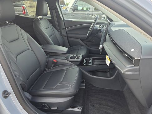 New 2025 Ford Mustang Mach-E Premium image 22