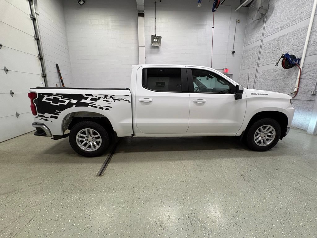 Used 2020 Chevrolet Silverado 1500 LT w/ All-Star Edition AWD/4WD image 3