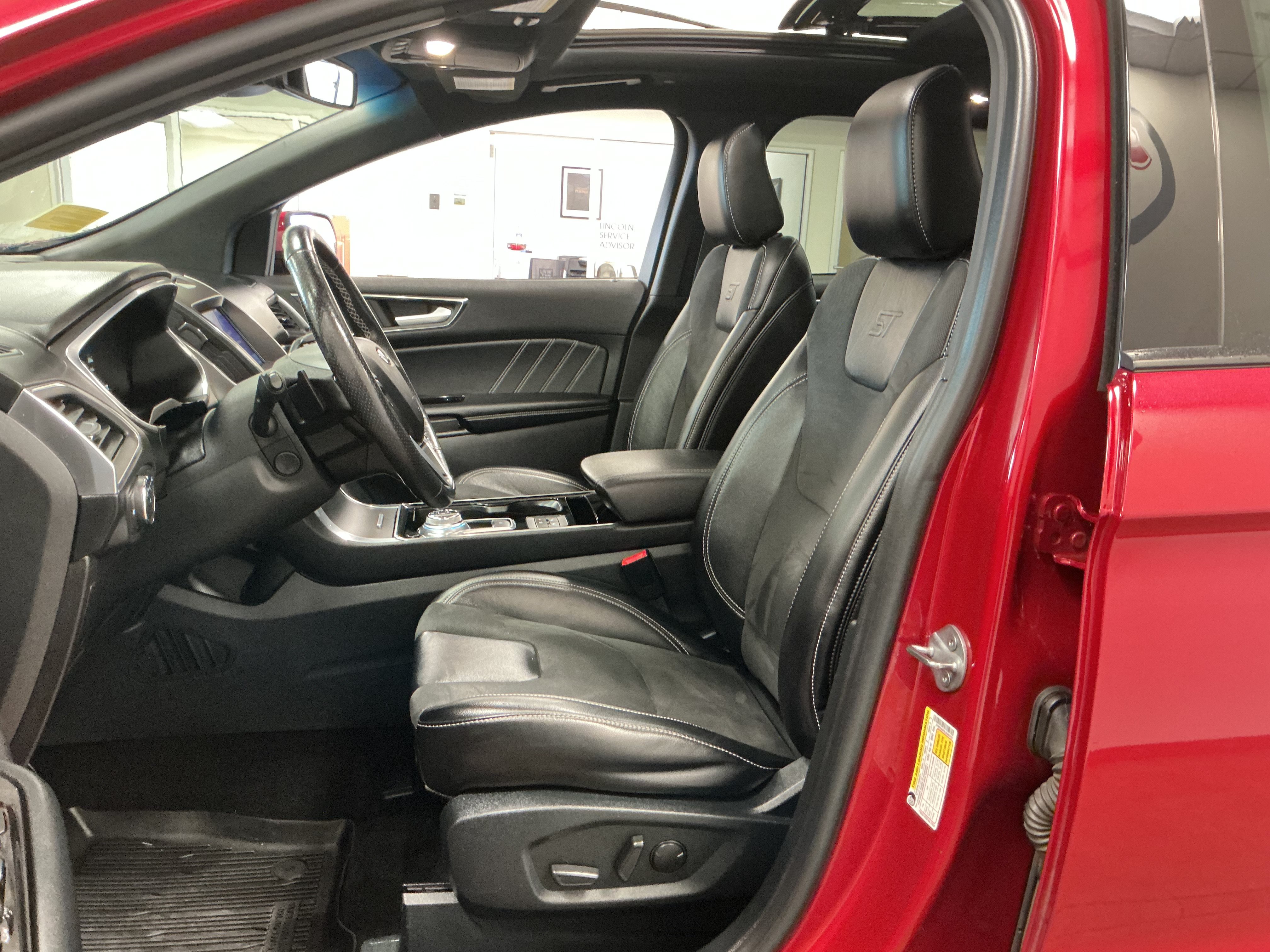 Used 2020 Ford Edge ST w/ Equipment Group 401A AWD/4WD image 15