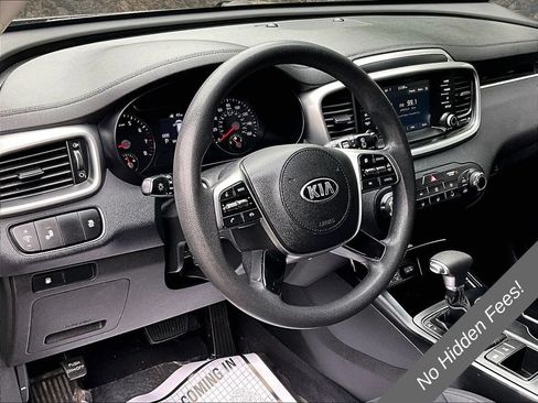 Used 2019 Kia Sorento AWD image 11