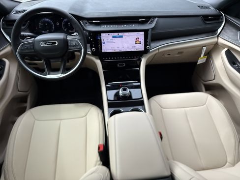 New 2026 Jeep Grand Cherokee L Limited image 17