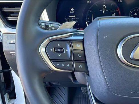 Used 2025 Lexus GX 550 w/ Accessory Package (31) AWD/4WD image 24