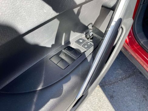 Used 2023 Toyota Corolla Cross XLE image 26