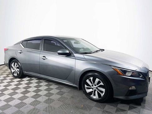 Certified 2019 Nissan Altima 2.5 S image 3