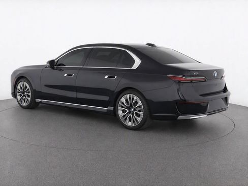 Used 2023 BMW i7 xDrive60 AWD/4WD image 5