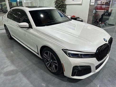 Used 2020 BMW 745e xDrive AWD/4WD image 13