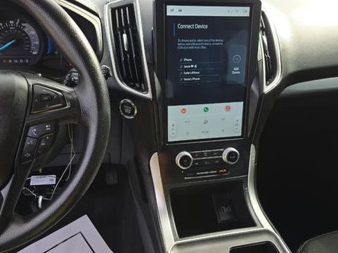 Used 2024 Ford Edge SE w/ Black Appearance Package image 8